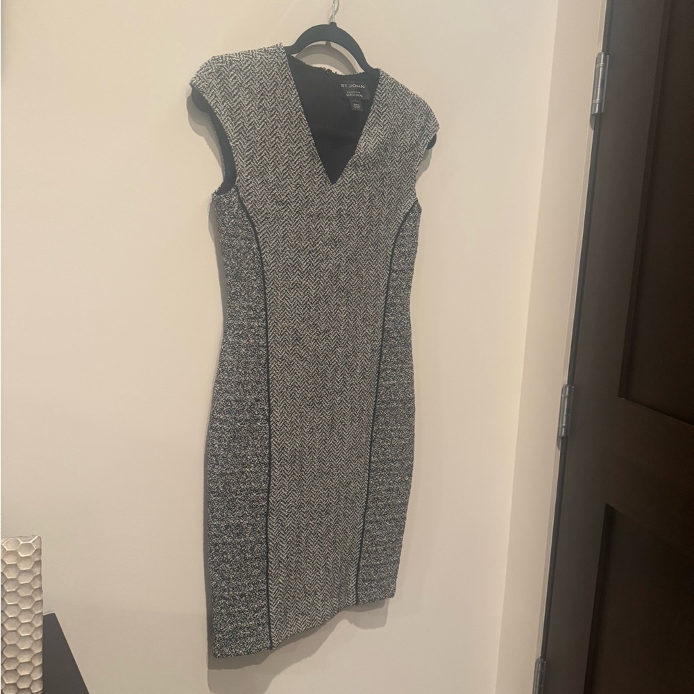 St. John wool sleeveless dress (Size 2)